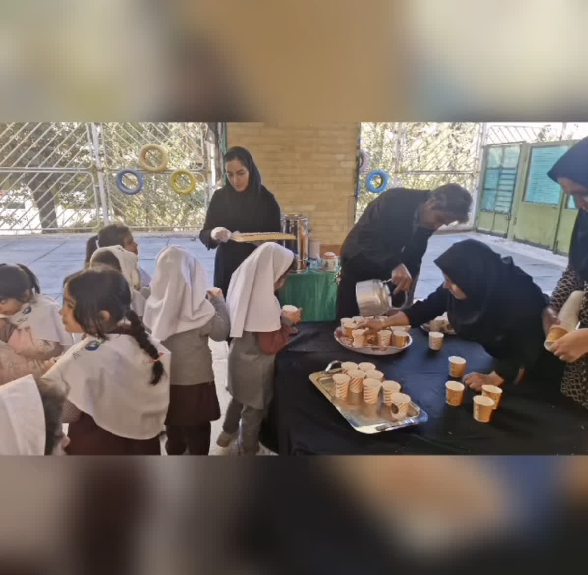 برپایی موکب پذیرایی دانش آموزی به مناسبت شهادت حضرت زهرا (س)