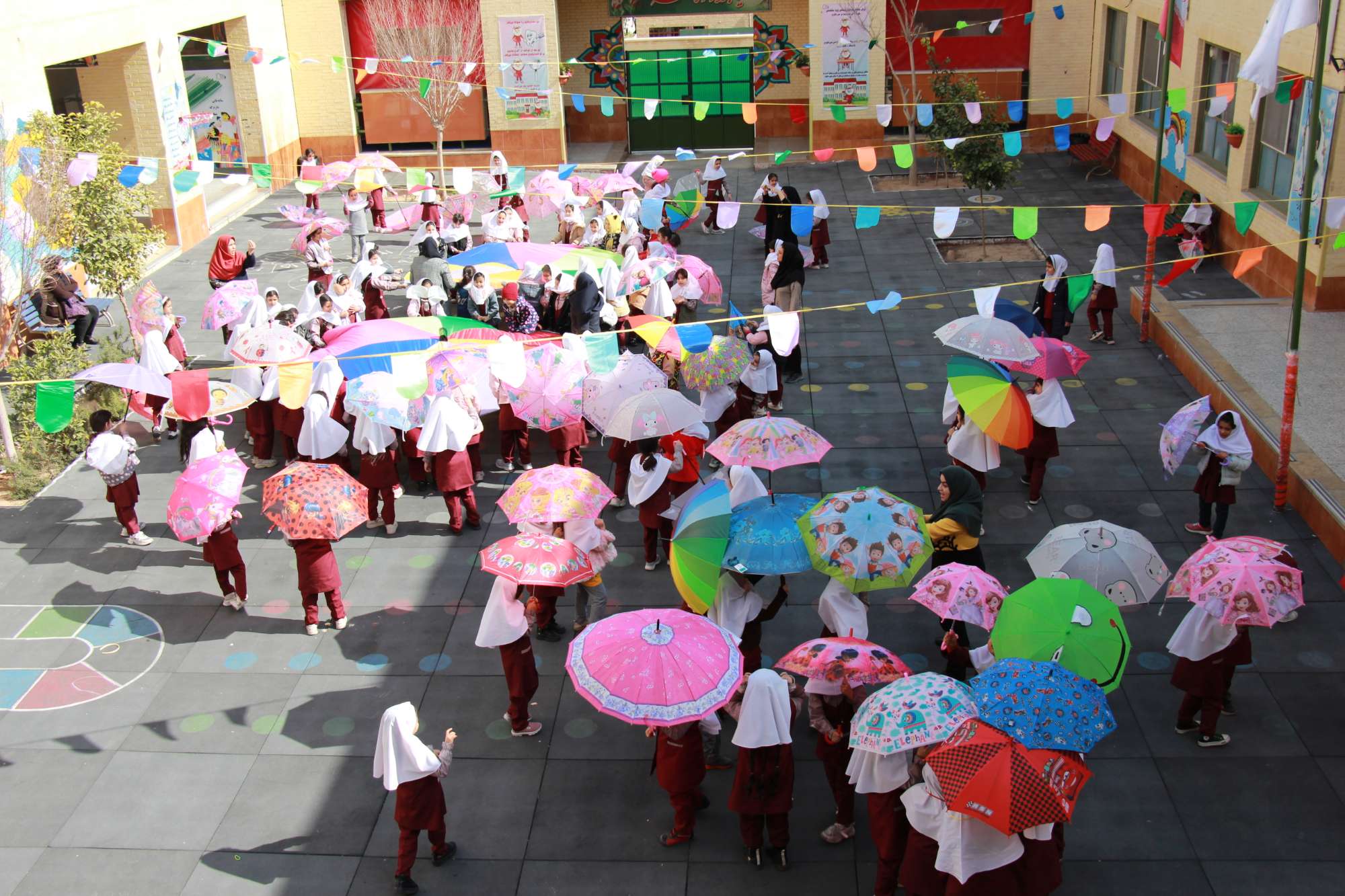 گالری تصاویر دبستان